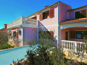Nice Home in Liznjan With Wifi and 6 Bedrooms