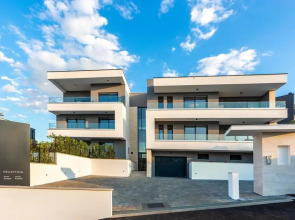 Beautiful Apartment in Malinska With Jacuzzi, Wifi and 3 Bedrooms