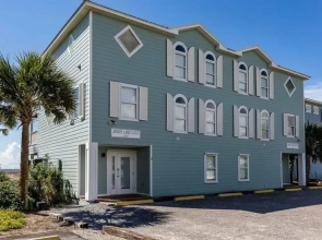 Jenny Lind East by Meyer Vacation Rentals