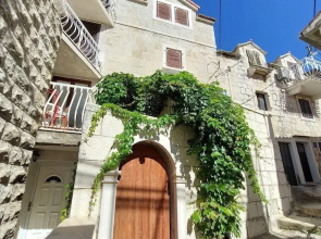 Apartments Leut