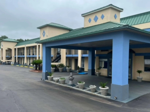 Days Inn by Wyndham Greenville