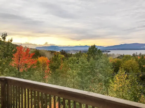 Spacious Gilford Retreat w/ Deck: 2 Mi to Skiing!