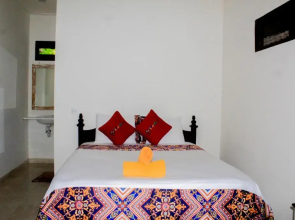 COCONUT BEACH BUNGALOWs & WARUNG 2