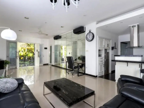 TJ White Villa 670m2 with Private Pool and Outstanding View by GLOBALSTAY