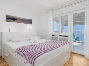 Nice Home in Sv.juraj With Wifi and 3 Bedrooms