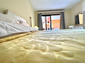 T1Standard Apartment with Wifi, AC and pool, well connected in the South of Tenerife