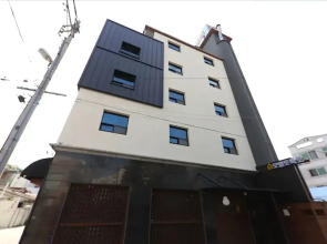 Tomato Hotel