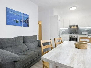 Blanch in Llafranc With 5 Bedrooms and 2 Bathrooms