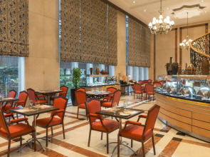 Majestic Premier Hotel