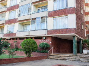 Apartment Sleeps 4, 2 Baths, Free Parking