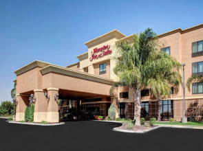 Hampton Inn & Suites Bakersfield/Hwy 58, CA
