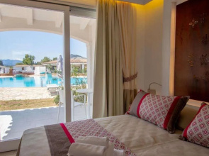 Limone Beach Resort