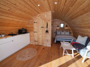 Glamping Pod 2 Presence
