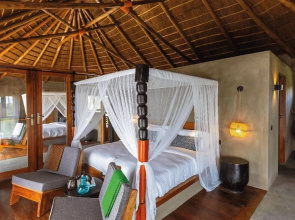 Suricata Boma Lodge