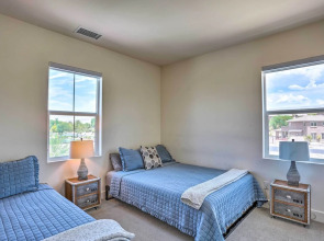 Serene Oasis - Lakeside Living: 6 Mi to Coachella!