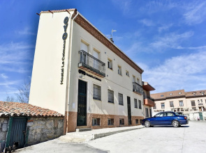 Hostal Y Casa Rural La Colmena