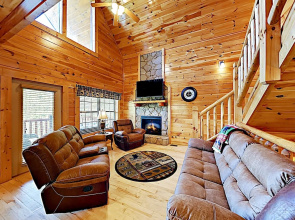 Peaceful Serenity W/ Private Hot Tub & Game Room 4 Bedroom Cabin