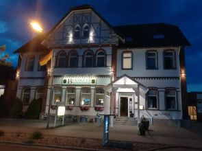 Bennett's Restaurant & Hotel