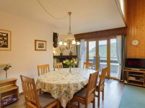Centrally Placed ski in out Apartment Next to Lift