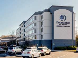 DoubleTree by Hilton Fairfield Hotel & Suites
