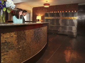 Broadway Hotel and Hostel