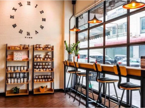 Siam Subway Hostel and Café