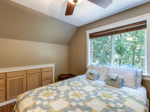 22MBR - Hot Tub - Wi-Fi - BBQ - Pets OK - Sleeps 8