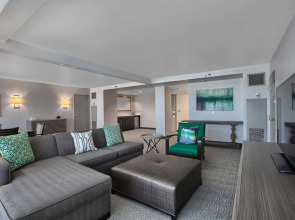 DoubleTree by Hilton at the Entrance to Universal Orlando