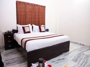 SS Guest House by OYO Rooms