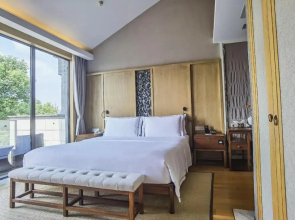 Liyang Hentique Resort & Spa Villa