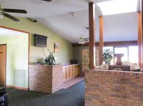 Marion Airport Inn and Suites