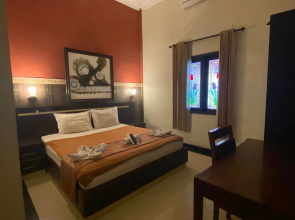 Bandoeng Guest House by Pesen Kamar