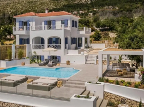 Lourdas White Villa