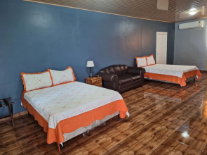 Travel Connection Hostal
