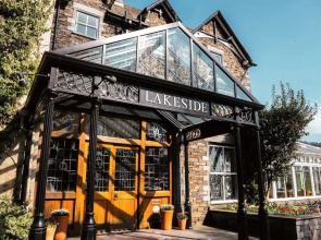 Lakeside Hotel & Spa