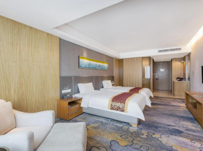 Guangzhou Pearl River International Hotel （Yijing Lu Metro Station）