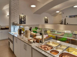 Hotel Adeba
