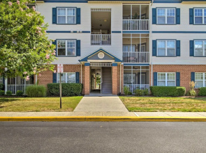 4 Mi to Beaches: Pet-friendly Lewes Condo!