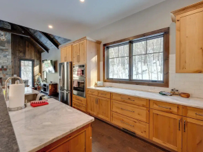Walk to Loon Mtn Lift: Luxe Family Home w/ Hot Tub