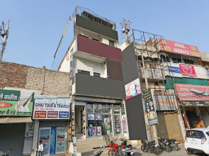 OYO 14971 C D Guest House