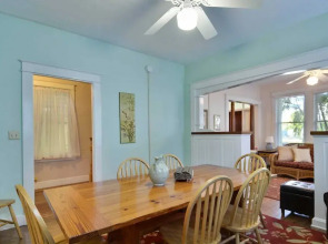 First Breath by Avantstay Close to Old Town w/ Pool Month Long Stays Only