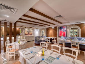 Majestic City Retreat Hotel