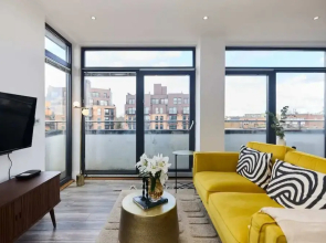 The Harlesden Classic - Lovely 2BDR Flat with Balcony
