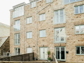 8 Sunday School Court