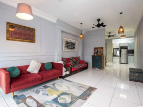 Stylish 4BR Near Paradigm Mall, Pool, Free Parking
