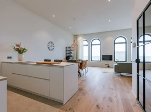 Serene Dikefront Apartment With en Suite Bedrooms and Stunning Views