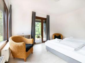 Tolstov House - 6 Room Villa with Garden - 15min Messe DUS
