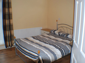 2 Bed Cottage - Sleeps 6 - Parking - Wifi