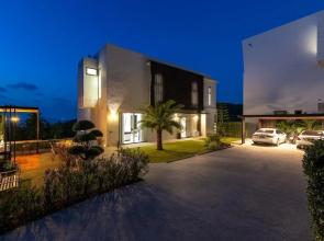 4 Bed SeaView Villa with Breakfast KBR32