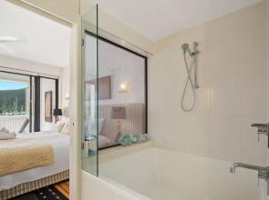 Luxury Marina View Apartment